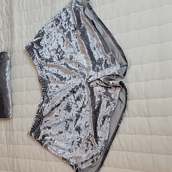 Soma Silver Crushed Velvet Kimono and Short Set Size M - Picture 7 of 9